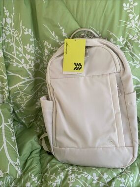 all in motion Off-White Everyday Backpack